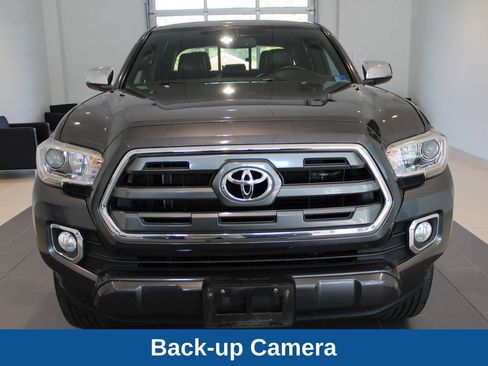 Used 2016 Toyota Tacoma Limited w/ Towing Package AWD/4WD image 14