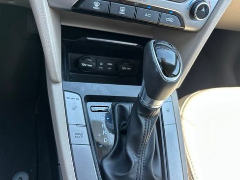 Used 2017 Hyundai Elantra SE w/ SE A/T Tech Package 03 FWD image 33