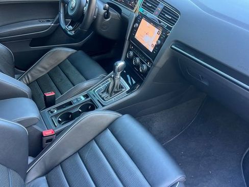 Used 2019 Volkswagen Golf R 4-Door image 18