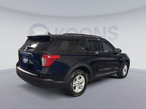 Used 2024 Ford Explorer XLT AWD/4WD image 7