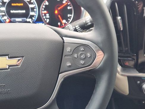Used 2023 Chevrolet Traverse Premier FWD image 31