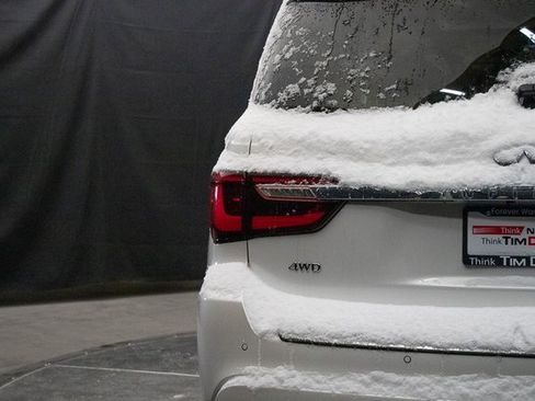 Used 2024 INFINITI QX80 Luxe w/ Cargo Package image 12