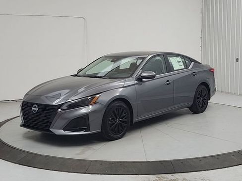 New 2026 Nissan Altima 2.5 SV w/ SV Special Edition Package FWD image 3