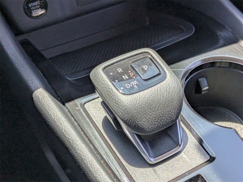 Used 2024 Nissan Rogue SV image 23