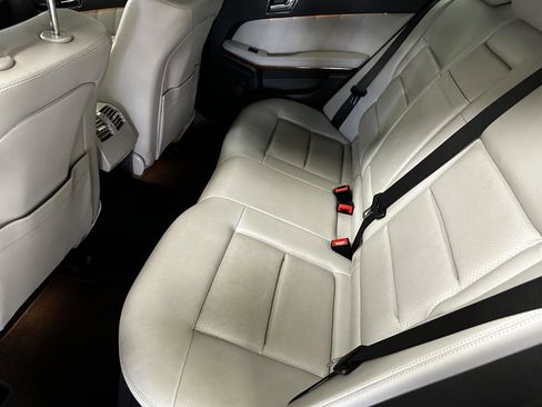 Used 2011 Mercedes-Benz E 350 4MATIC Sedan image 72