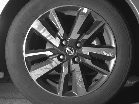 Used 2025 Nissan Versa SV FWD image 13