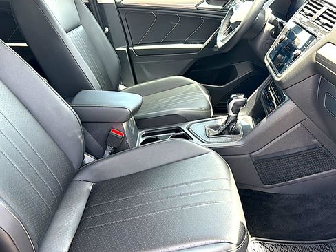 Used 2023 Volkswagen Tiguan SE FWD image 22