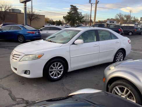 Used 2011 Toyota Camry XLE image 14