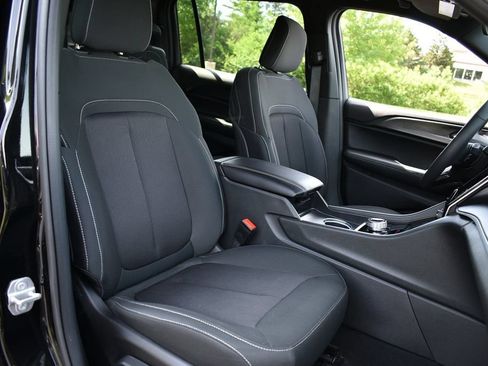 Used 2025 Jeep Grand Cherokee L Laredo w/ Luxury Tech Group I AWD/4WD image 28