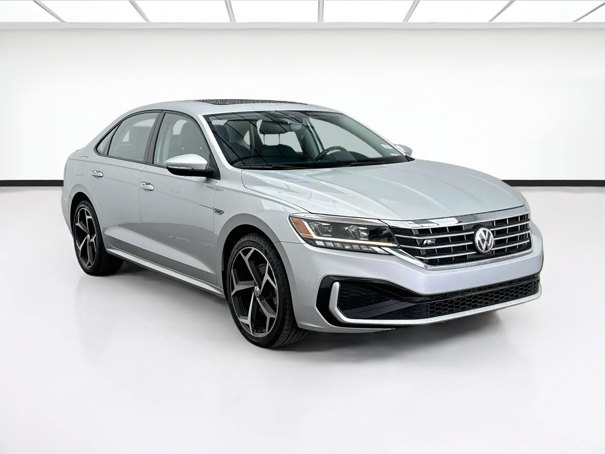 Used 2020 Volkswagen Passat 2.0T R-Line FWD image 3