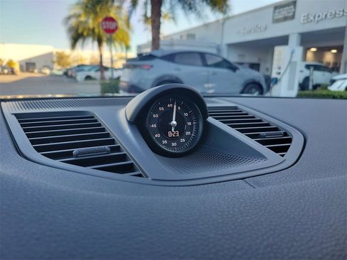 Used 2026 Porsche Panamera image 27