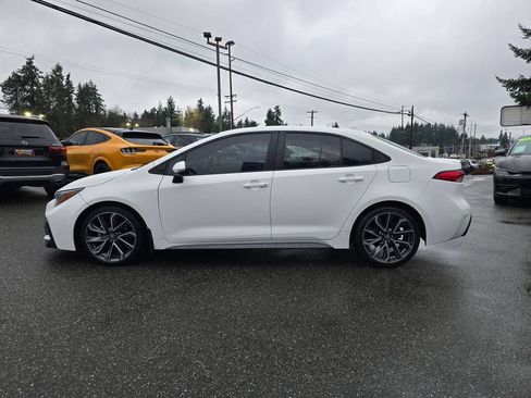 Used 2021 Toyota Corolla SE FWD image 4