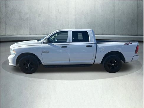 Used 2018 RAM 1500 Express AWD/4WD image 2