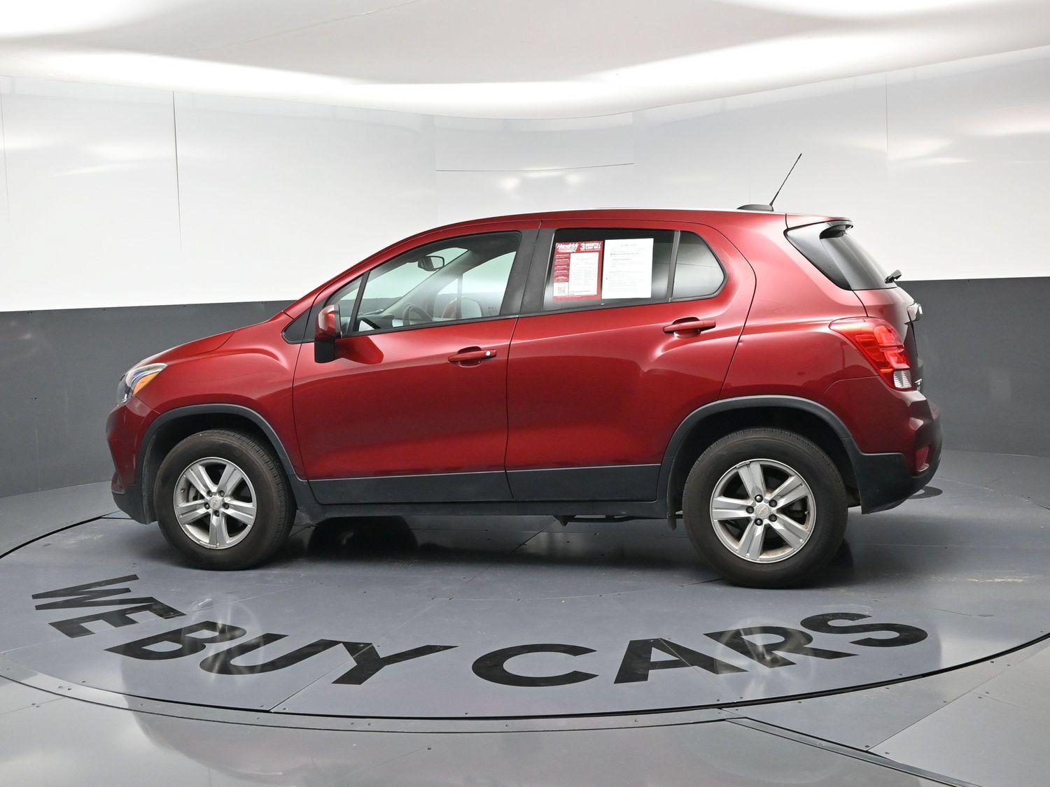 Used 2021 Chevrolet Trax LS w/ Tint and Cruise Package AWD/4WD image 6
