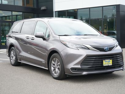Used 2021 Toyota Sienna LE