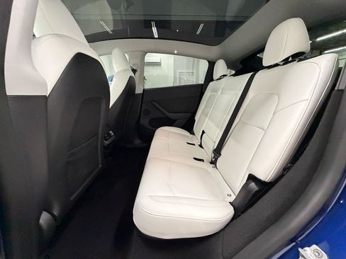 Used 2024 Tesla Model Y Long Range AWD/4WD image 14