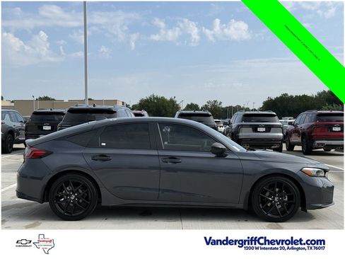 Used 2025 Honda Civic Sport image 3