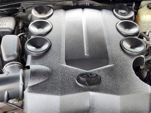 Used 2017 Toyota 4Runner SR5 image 16