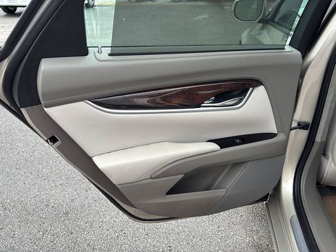 Used 2014 Cadillac XTS Platinum AWD/4WD image 19