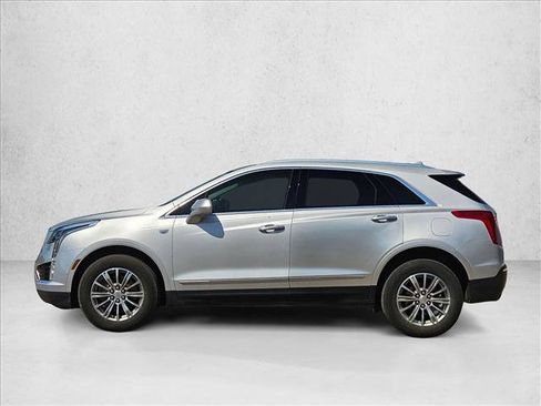 Used 2017 Cadillac XT5 Luxury w/ Driver Awareness Package FWD image 8