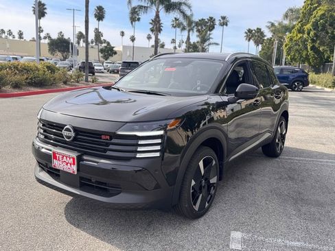 New 2026 Nissan Kicks SR image 4