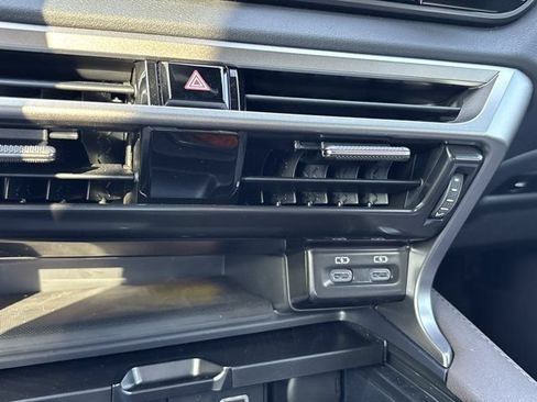 Used 2026 Lexus RX 450h AWD w/ Convenience Package image 39