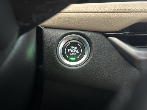 Used 2024 Cadillac XT4 Luxury FWD image 25