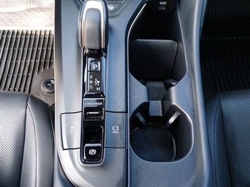 Used 2023 Toyota Crown Platinum image 19