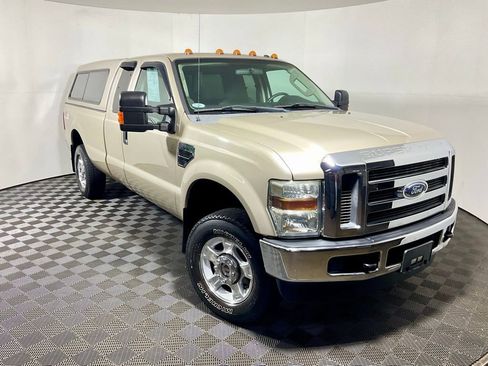 Used 2010 Ford F250 XL image 2
