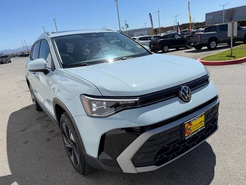 New 2026 Volkswagen Taos SE AWD/4WD image 8