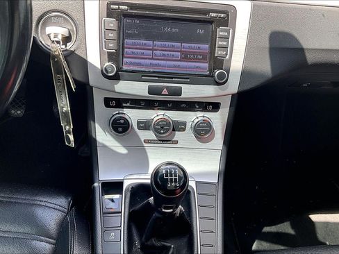 Used 2013 Volkswagen CC Sport FWD image 12