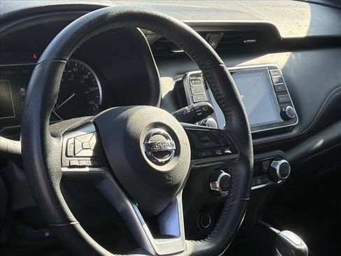 Used 2020 Nissan Kicks SR w/ SR Premium Package image 11