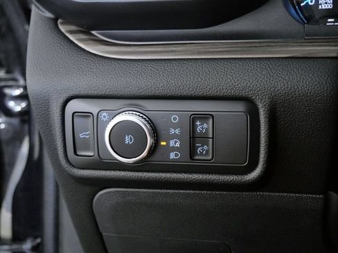 Used 2022 Ford Explorer Limited w/ Equipment Group 301A AWD/4WD image 24