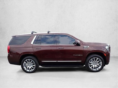 Used 2022 GMC Yukon SLT w/ SLT Luxury Package AWD/4WD image 5