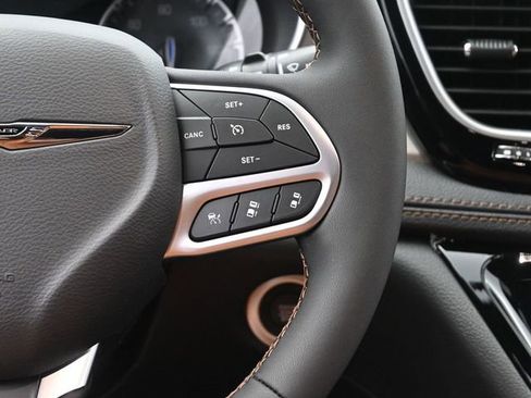 New 2026 Chrysler Pacifica Pinnacle AWD/4WD image 29