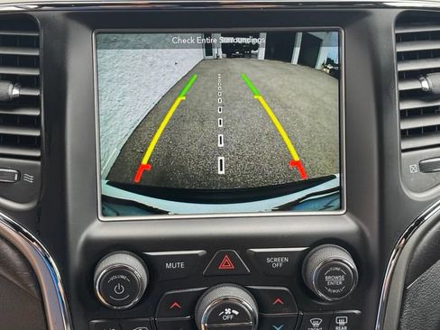 Used 2018 Jeep Grand Cherokee Altitude AWD/4WD image 20