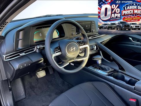 New 2026 Hyundai Elantra Hybrid FWD image 11