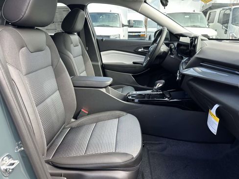 New 2026 Chevrolet Trax LT w/ Driver Confidence Package image 25