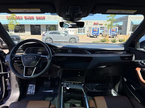 Used 2022 Audi e-tron Prestige AWD/4WD image 12