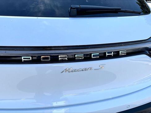 Used 2023 Porsche Macan S AWD/4WD image 9