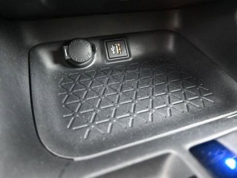 Used 2024 Toyota RAV4 XLE FWD image 4