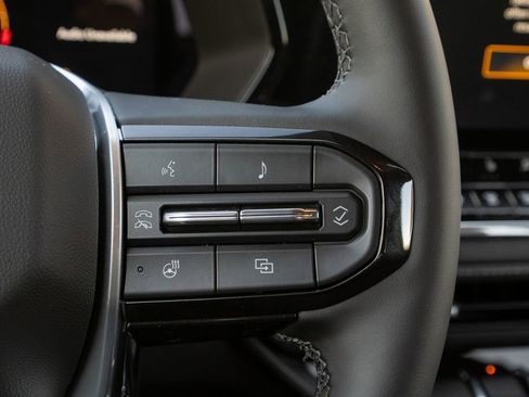 New 2025 Chevrolet Colorado LT w/ LT Convenience Package image 32