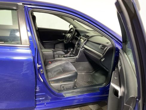 Used 2015 Toyota Camry XSE w/ Moonroof Package image 31