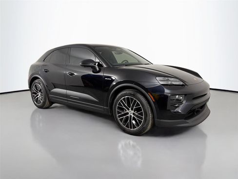 Used 2026 Porsche Macan 4 Electric AWD/4WD image 9
