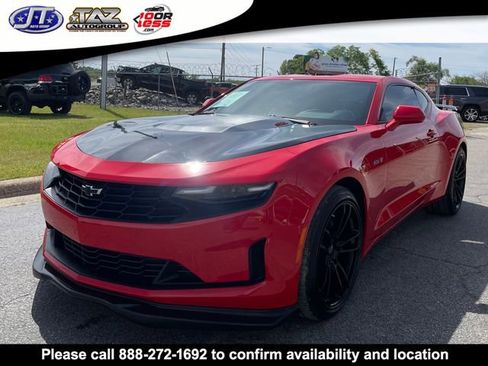 Used 2021 Chevrolet Camaro LT RWD image 3