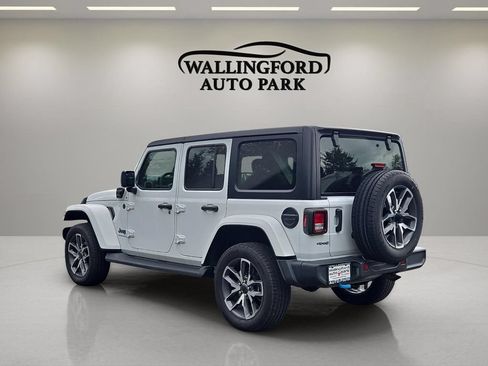 Used 2024 Jeep Wrangler Unlimited w/ Convenience Group AWD/4WD image 3