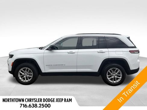 Used 2025 Jeep Grand Cherokee Laredo X w/ Luxury Tech Group I AWD/4WD image 5