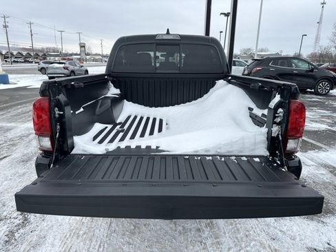 Used 2022 Toyota Tacoma SR image 17