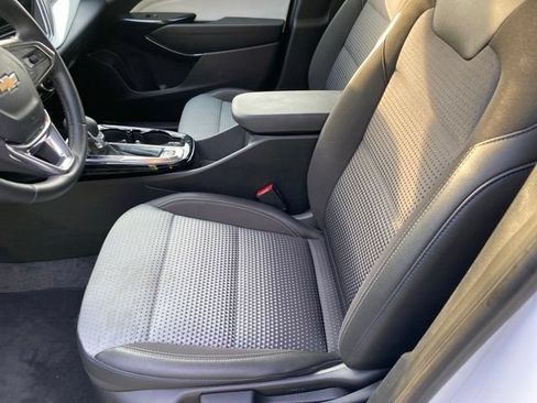 Used 2025 Chevrolet Trax LT w/ Driver Confidence Package FWD image 17