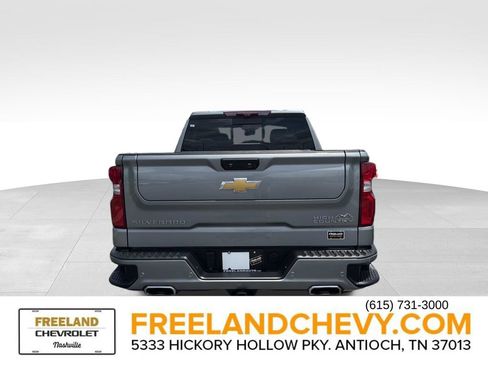 Used 2023 Chevrolet Silverado 1500 High Country w/ High Country Premium Package AWD/4WD image 4